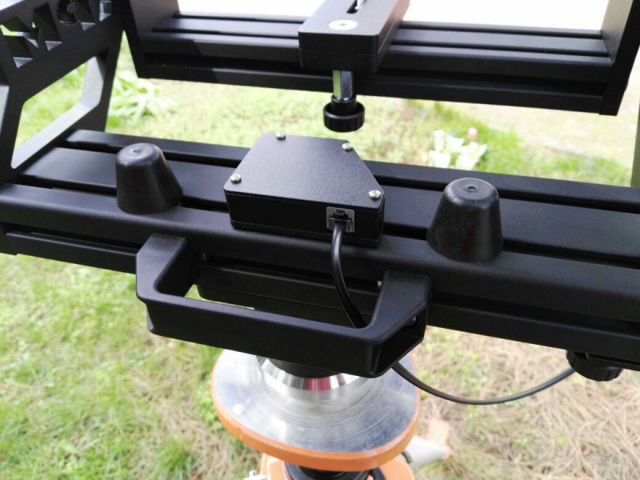 Picture of APM Fork Mount with AMT Encoder for large Binoculars