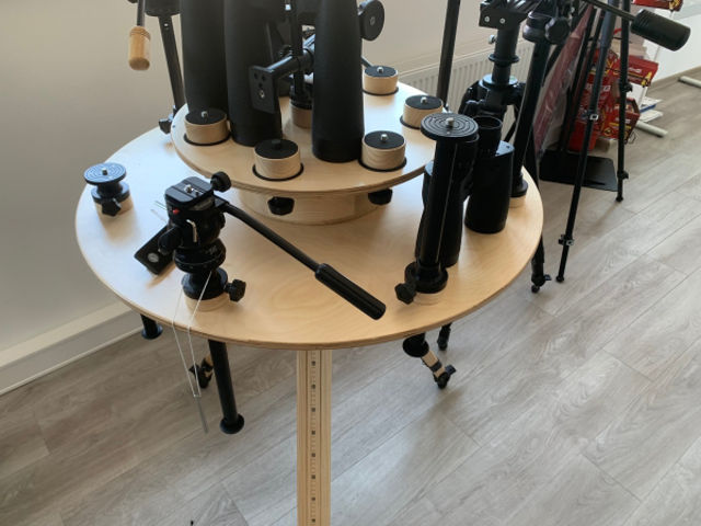 Picture of Berlebach demo-table with tripod, both tables rotatable