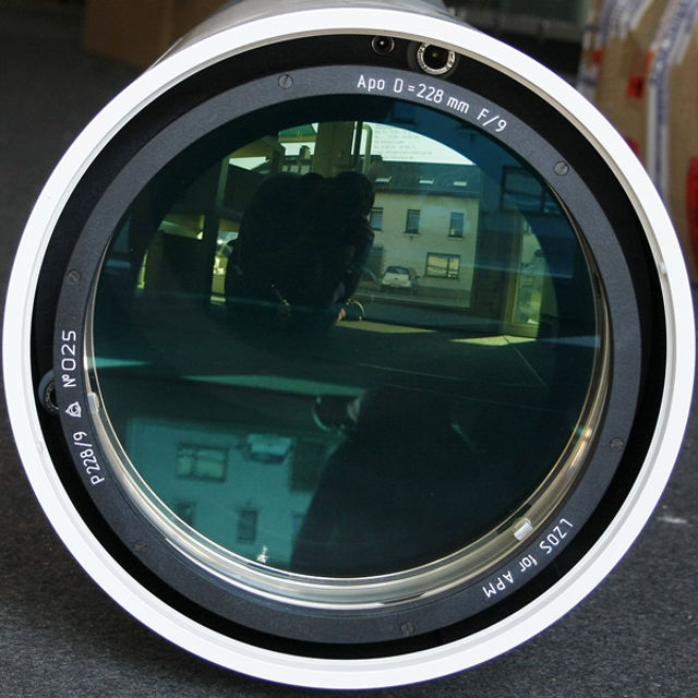 Picture of APM - LZOS Apo-Refraktoren - 228 f/9 Apochromat, Lens in Cell