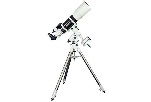 Voor u glans steekpenningen APM Telescopes. Skywatcher 150mm (6") F/750 telescope with equatorial EQ5  mount