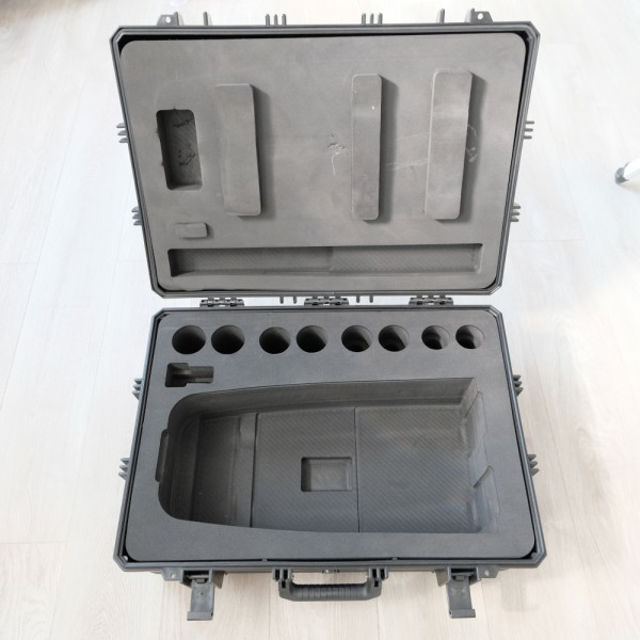 Picture of APM hard case for 70mm bino