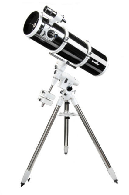 Picture of Celestron 200 mm Newtonian with focal ratio 1:5 on EQ5