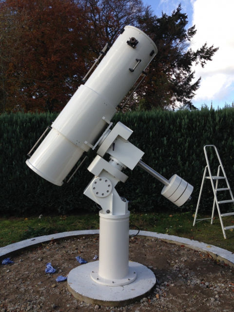 Bild von Aries 400 mm f/2000 mm Newton Teleskop mit optischer Planplatte