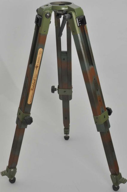 Picture of Berlebach Camouflage Tripod Franz Bagyi Edition For 75 mm Leveling Unit