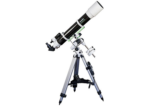 Bild von Skywatcher Evostar 120 Refraktor mit parallaktischer EQ3-SynScan-Montierung