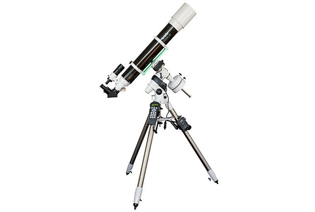 Picture of Skywatcher Evostar 120 refractor telescope with equatorial EQ5 SynScan mount