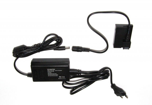 Picture of TS Optics 220V external power supply for Canon EOS 550D, 600D, 650D, 700D
