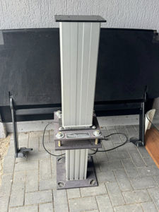 Picture of Pier-Tech / USA electric lifting column for astronomical telescopes.